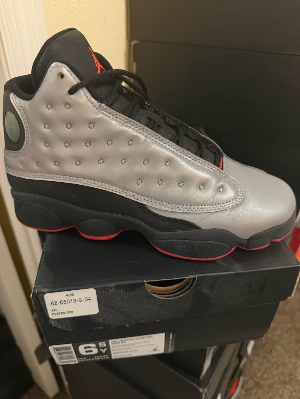 Jordan Retro 13 Men's Sneaker in Silver, Black & Red